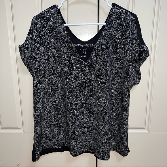A New Day Black and White Dotted Cap Short Sleeve Blouse Size XX Large - Picture 7 of 7